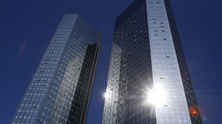 Deutsche Bank čelí vážnym problémom, medzi európskymi bankami nie je jediná