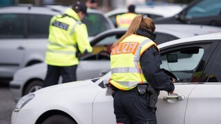 Nemecko diaľnica polícia 1140px (SITA/AP)