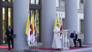 Na omšu pápeža Františka v Tbilisi prišlo málo veriachich