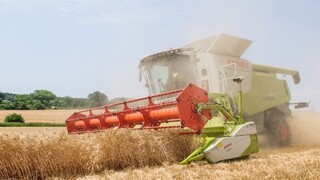 Na ruské sankcie doplácajú európski poľnohospodári, žiadajú ich zrušenie