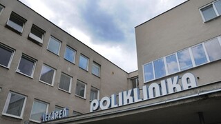 Banskobystrickí poslanci definitívne predali nedostavané pavilóny nemocníc