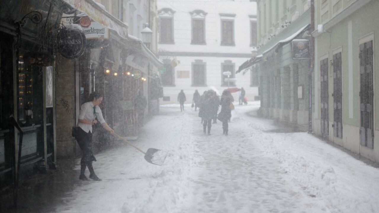 Výstraha pred snežením platí na väčšine územia Slovenska