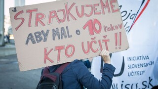 Učitelia vyšli do ulíc Bratislavy. Protest obmedzí aj verejnú dopravu, Gröhling ho podporuje