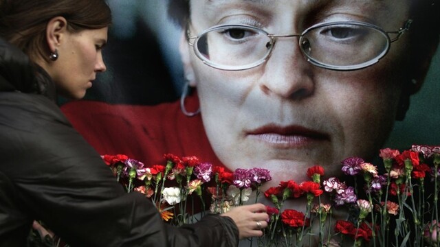 Anna Politkovska spomienka smútok 1140 px (SITA/AP)