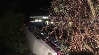 Pri železničnom nešťastí v USA sa zranilo až sto ľudí