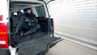 Na východe po nájdení tela dobodaného muža zasiahli kukláči