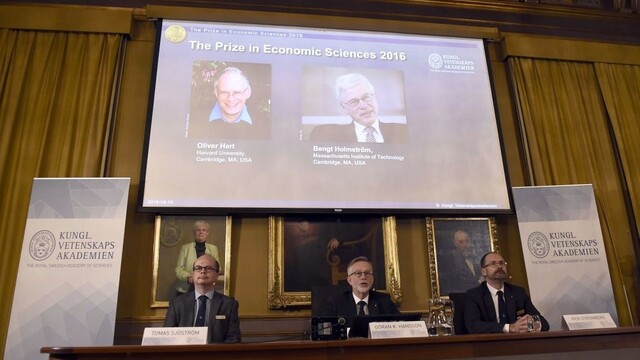 Nobelovu cenu za ekonómiu si vyslúžila práca o teórii uzatvárania zmlúv