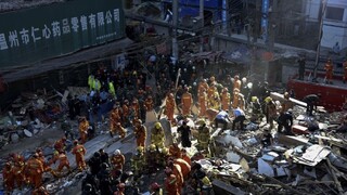 V Číne sa zrútili štyri poschodové budovy, hlásia mnoho mŕtvych