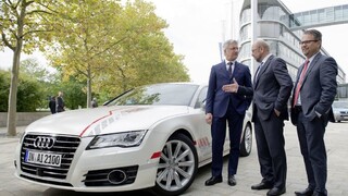 Prezident Európskeho parlamentu skúšal bezpilotné Audi