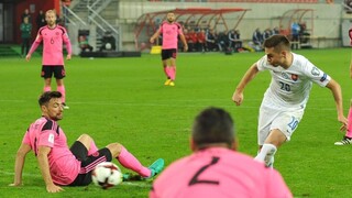 Mak bol hrdinom zápasu proti Škótom, fanúšikovia ho vytlieskali