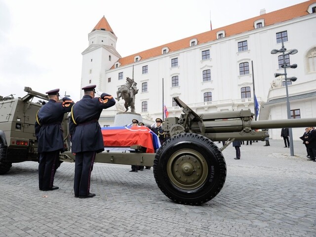 Štúdio TA3: Rozlúčka s bývalým prezidentom M. Kováčom