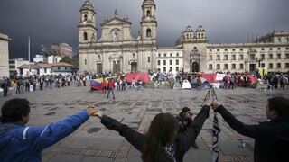Santos v Kolumbii predĺžil prímerie s FARC, verí v dohodu s rebelmi