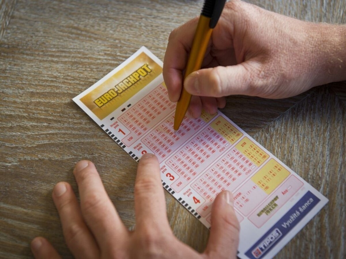 Výherca získal v lotérii rekordné milióny, stále sa neprihlásil