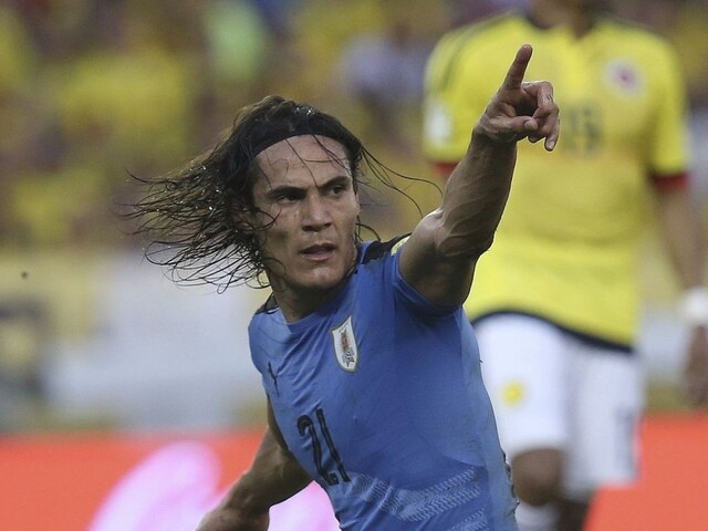 Skvelý Cavani rozhodol o zisku troch bodov počas piatich minút