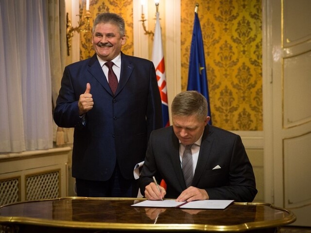 Fico vidí v najbližších rokoch 500-eurovú minimálnu mzdu