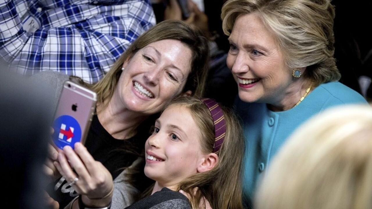 Prieskumy favorizujú Clintonovú, pred Trumpom má výrazný náskok