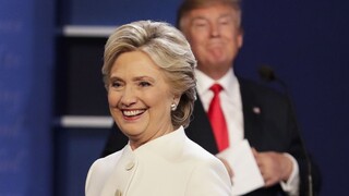 Trump je podľa Clintonovej Putinovou bábkou. Posledný duel vyhrala