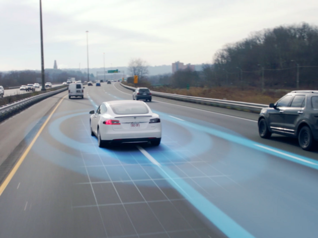 Tesla odhalila nový Autopilot. Má byť prelomový, ale zatiaľ nefunguje