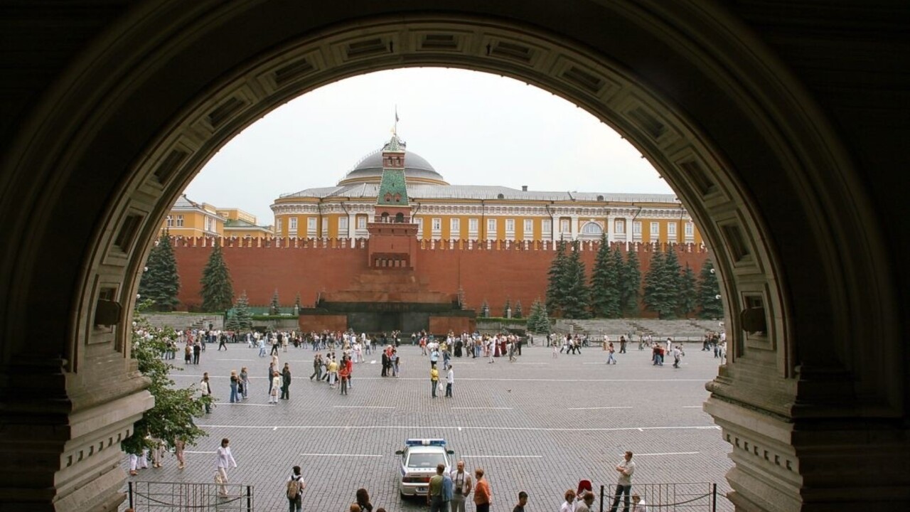 Signál pri Kremli čosi ruší. Problémy majú taxikári, bežci aj hráči