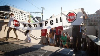 Opozícia chce výbor ku Gorile, vťahuje políciu do politiky?