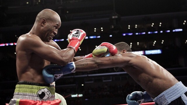 Boxer Hopkins ukončí kariéru súbojom krátko pred 52. narodeninami