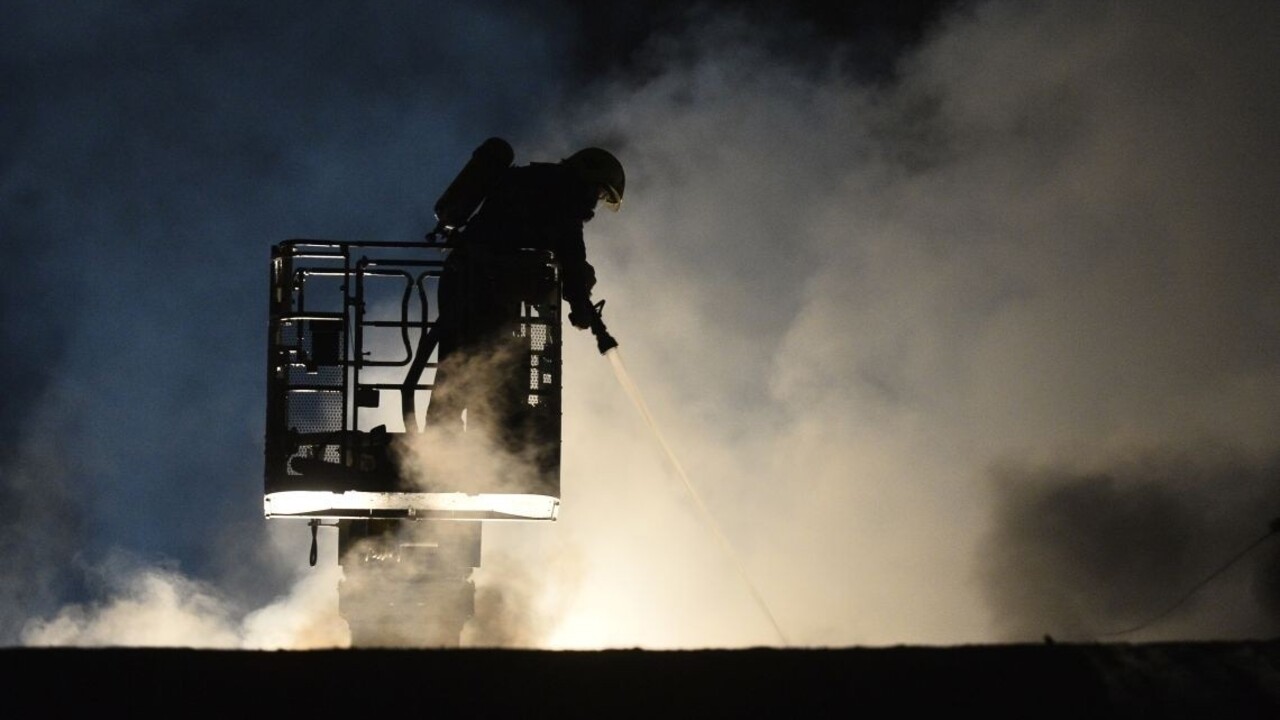 Veľký požiar v Považskej Bystrici po mnohých hodinách uhasili