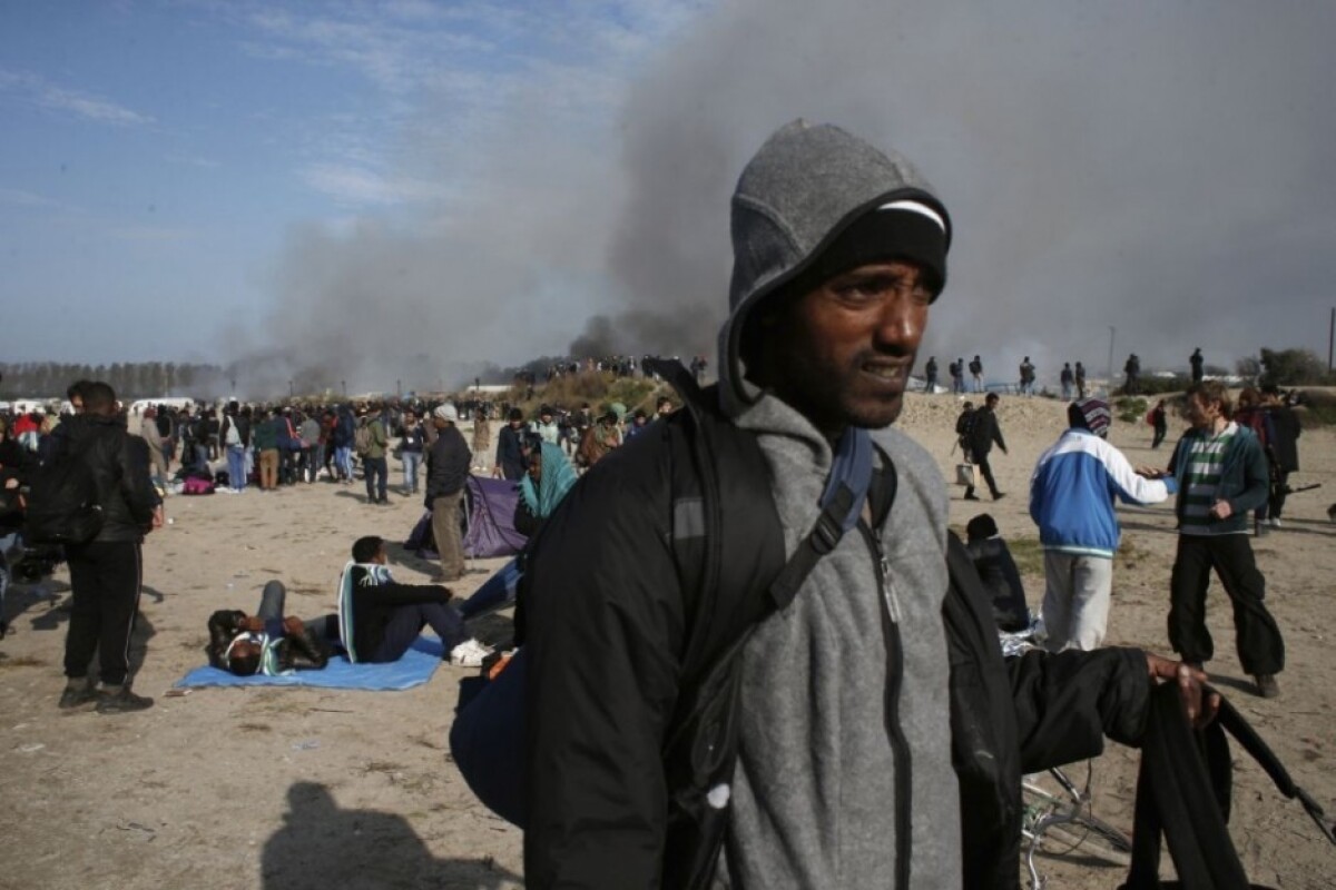 france-migrants-9993ff8820a54d41aabd2426f239b8bf_98df7d76.jpg