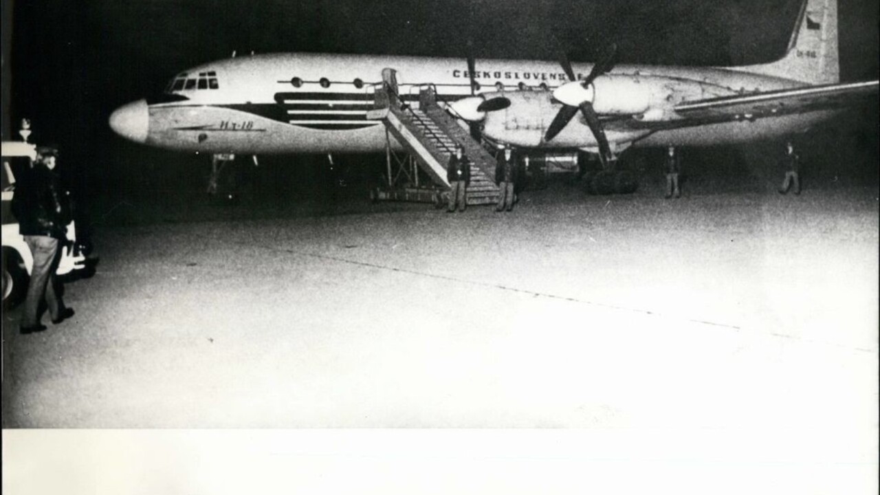 Lietadlo čakala cesta do Bratislavy. Ozbrojenec na palube všetko zmenil