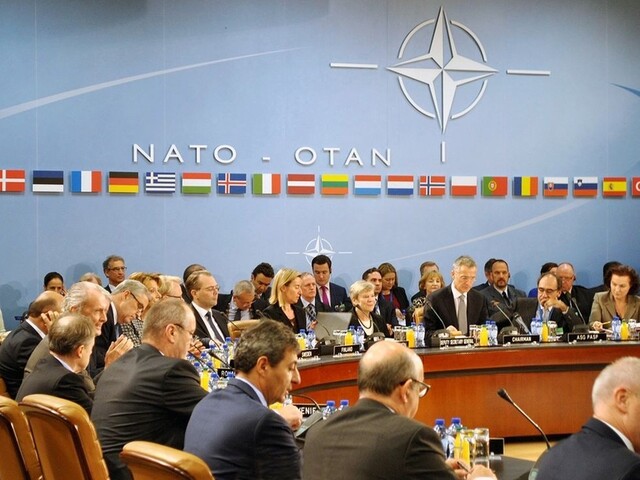 Hlavnými témami summitu NATO v Bruseli boli Rusko a Irak