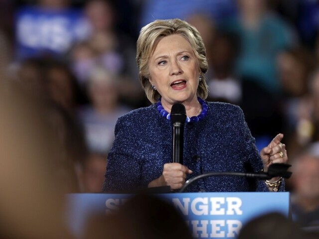 FBI vyšetrovanie Clintonovej e-mailov do volieb ukončiť nestihne