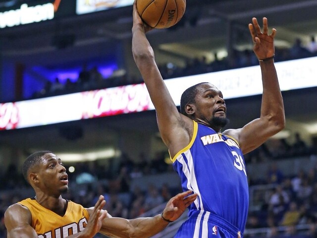Golden State zdolalo Phoenix, Durant s Currym nastrieľali 65 bodov