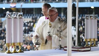 Pápež František odslúžil vo Švédsku omšu pre katolícku menšinu