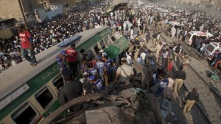 Zrážka vlakov v Pakistane si vyžiadala 19 obetí a desiatky zranených