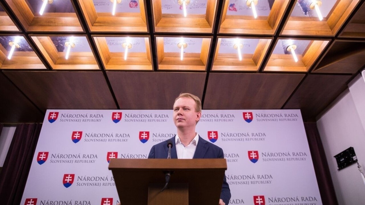 VšZP potichu upravila cenu zdravotníckeho materiálu, tvrdí Beblavý