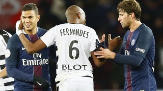 PSG naďalej bojuje o čelo tabulky, Cavani opäť skóroval