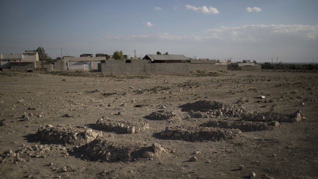 Pri Mósule objavili masový hrob s desiatkami bezhlavých tiel