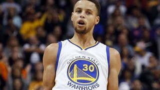 Curry prepisoval históriu NBA, v jednom zápase strelil trinásť trojok