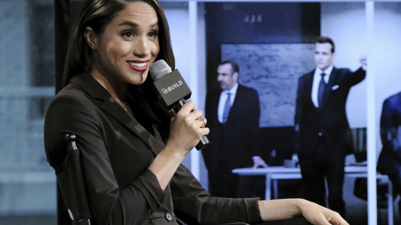 Princ Harry obviňuje britské médiá, vraj prenasledujú jeho lásku