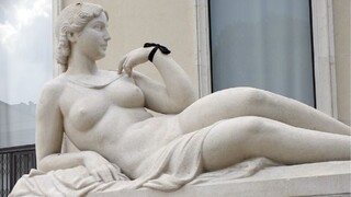 Parížske Múzeum erotiky dostalo červenú, artefakty rozpredalo v aukcii