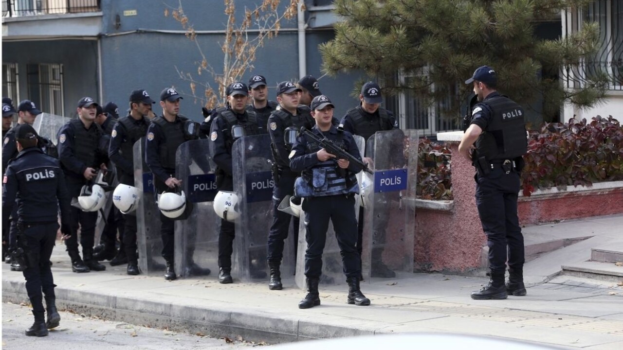 Turecko polícia 1140px (SITA/AP)