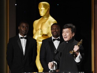 Majster bojových umení Jackie Chan dostal čestného Oscara