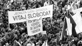 Opozícia volá po zmene ako v roku 1989, organizuje zhromaždenie