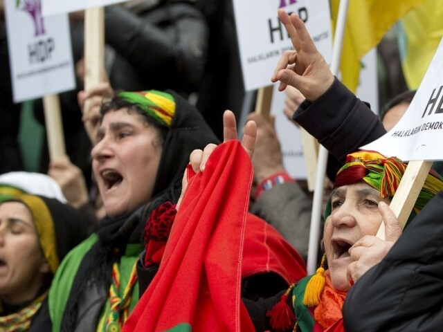 Smrť demokracie v Turecku! Kurdi demonštrovali v Bruseli