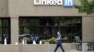LinkedIn v Rusku končí, môže to byť signál aj pre Facebook a Twitter