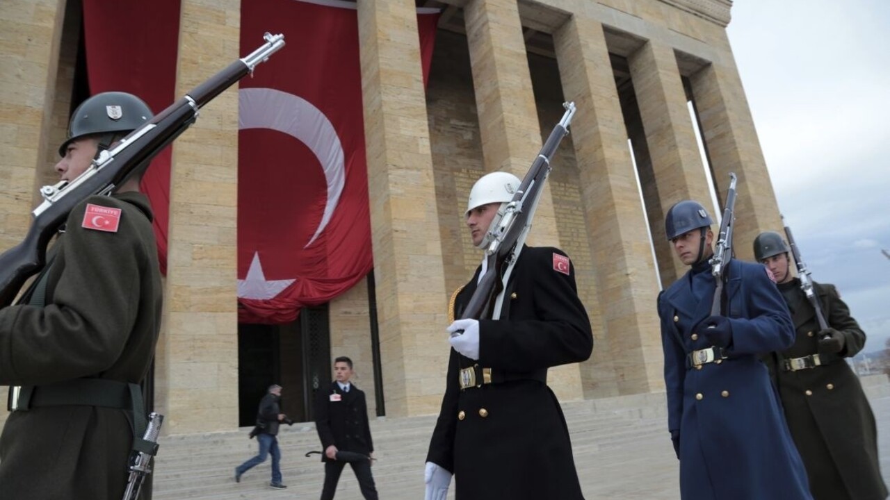 V Turecku zadržali desiatky učiteľov, používali mobilnú aplikáciu
