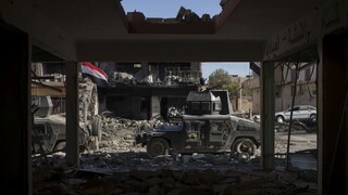Postup irackých vojakov v Mósule komplikuje neutíchajúca paľba