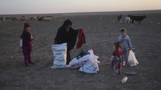 Z Mósulu sa pokúša uniknúť obyvateľstvo, boje pokračujú