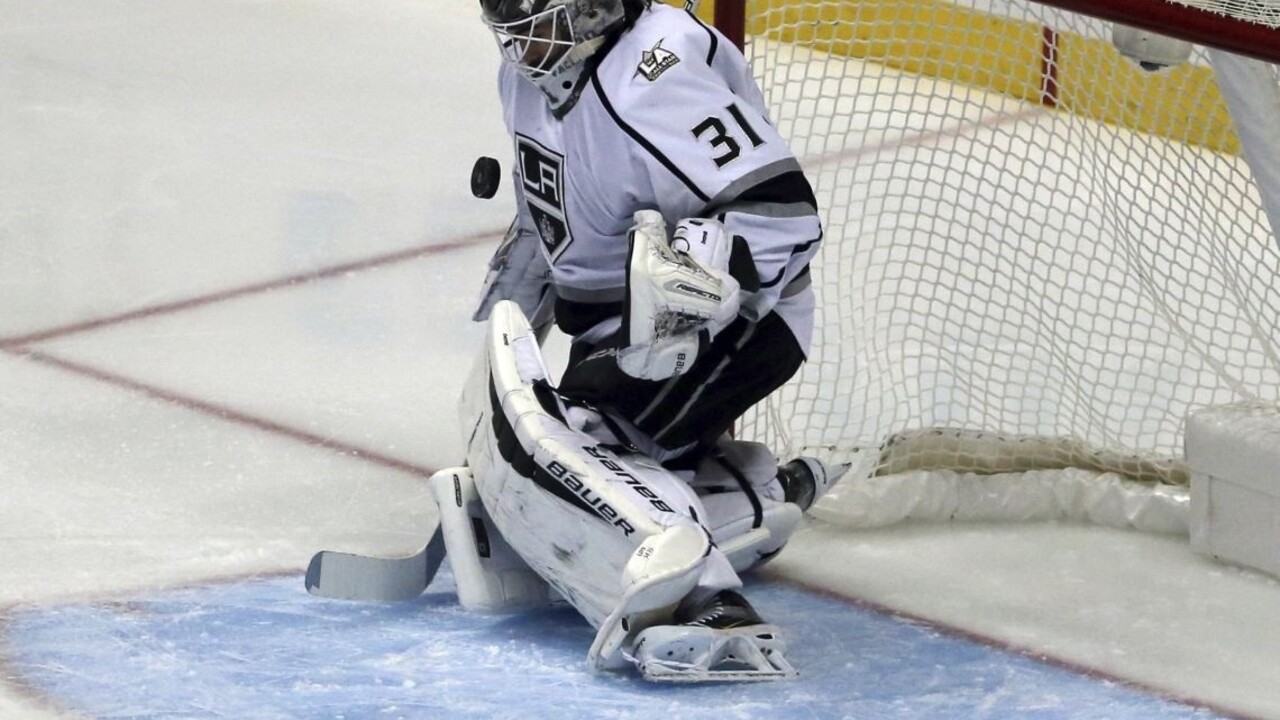 Budaj pomohol LA k víťazstvu v derby, Tatarov gól nestačil Detroitu