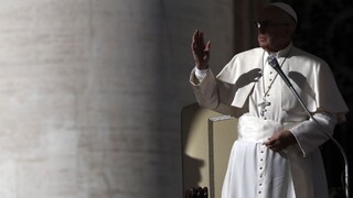 Pápež umožnil kňazom, aby odpustili ženám po potrate