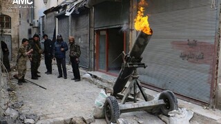 Vládne jednotky Sýrie postupujú povstaleckými časťami Aleppa